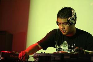 Drum'n'bass, Jungle a Dubstep na Uprisingu zahrajú Benny Page a Radikal Guru